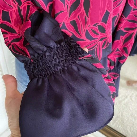 Miss Los Angeles flowy mock neck top XS - Picture 5 of 7